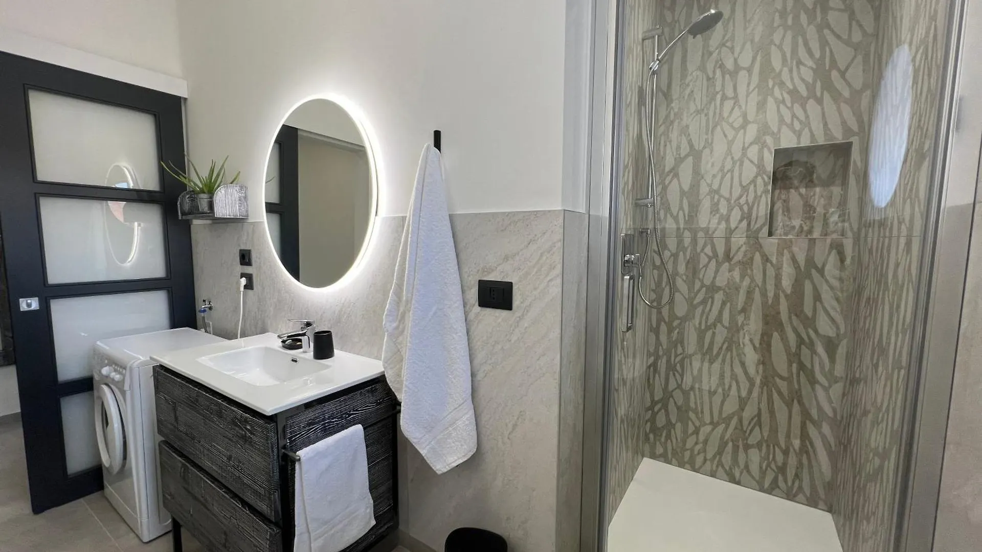 Casa Redona - Nuovo Elegante Loft Free Wifi 4 Pax Apartman Bergamo